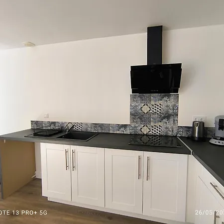 Le Des Capucines Daire *